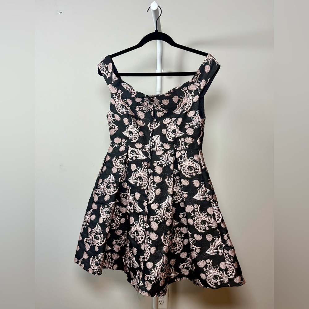 Francesca’s women’s dress size M blk and blush floral - Picture 2 of 4